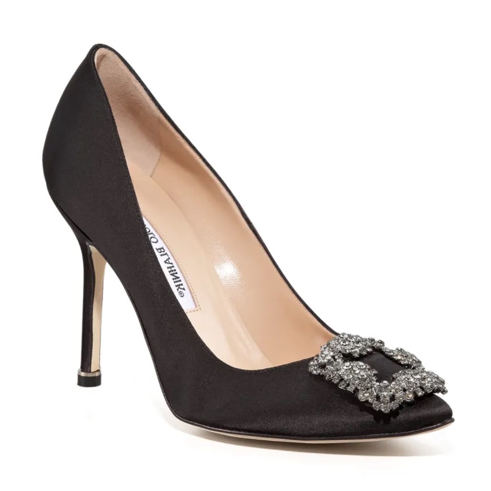 MANOLO BLAHNIK Hangisi Crystal buckle pump